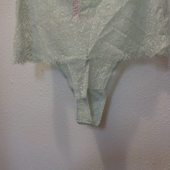 VICTORIA'S Secret High Waisted High Rise Lace Thong Green Panties Size Medium - Picture 11 of 11